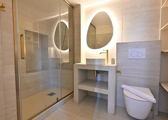 Superb Center Of Le Marais Parigi